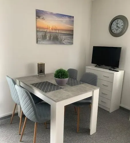 Grosszuegiges Und Helles 2-zimmer-appartement Im Kurgebiet דירה באד קראוצנבאך